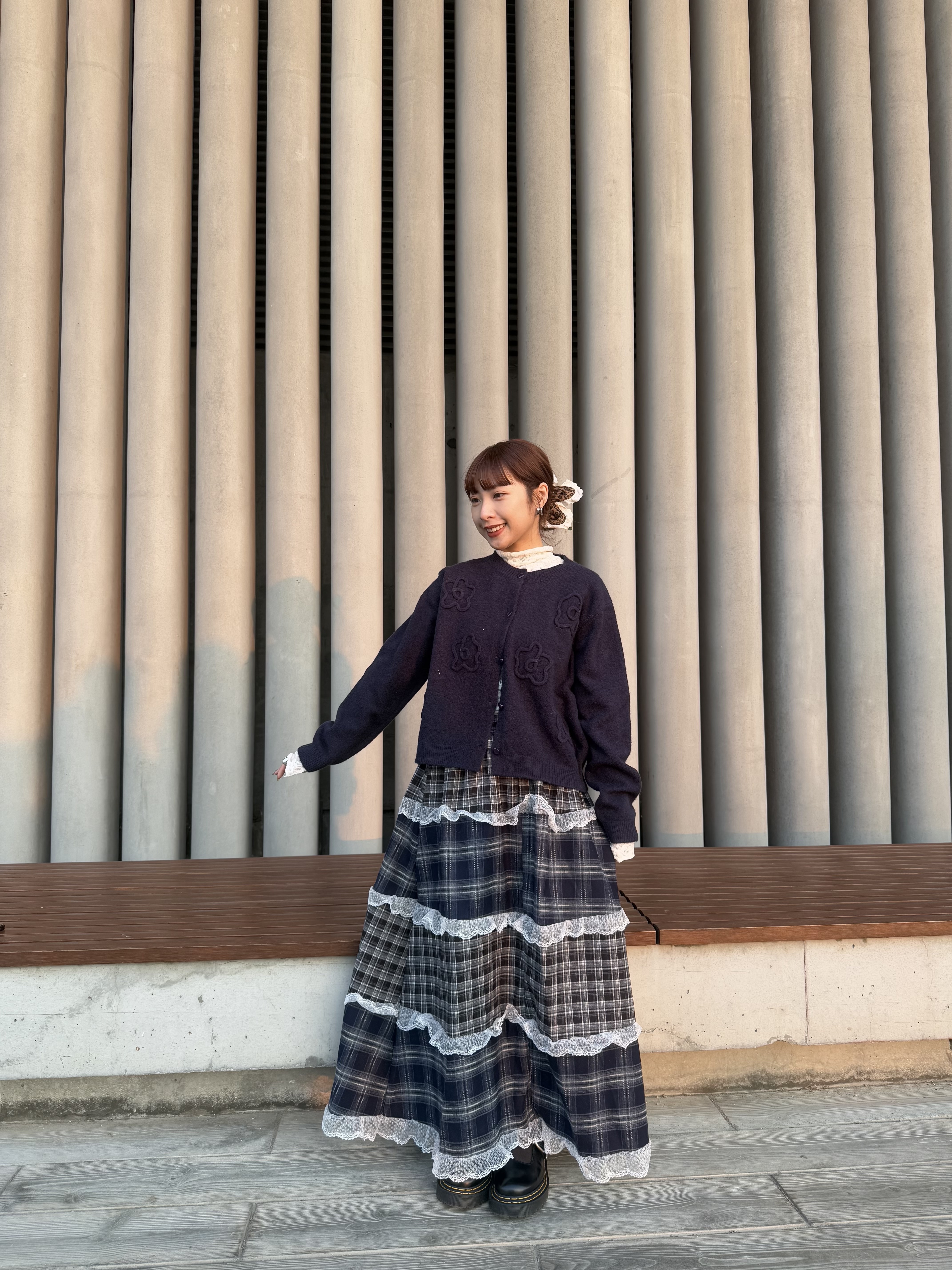 [兩色入] 凹凸花花毛衣( Navy )