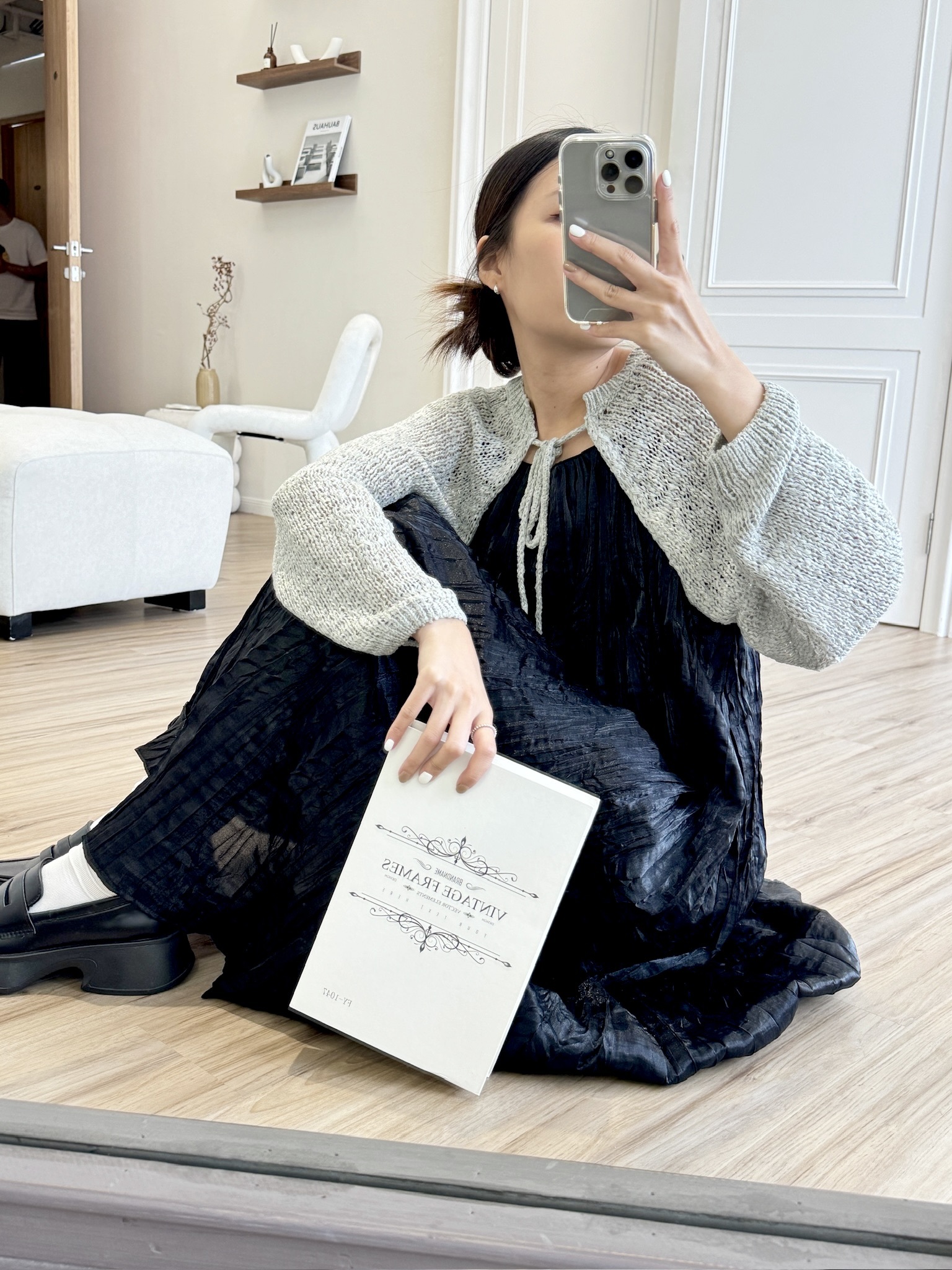 搶眼迷人微短版綁帶罩衫