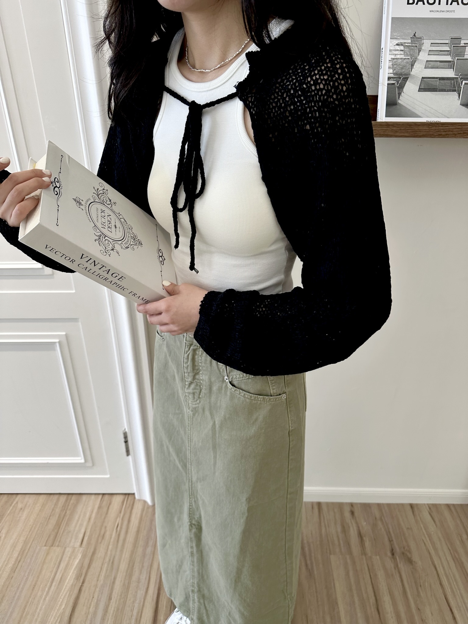 搶眼迷人微短版綁帶罩衫