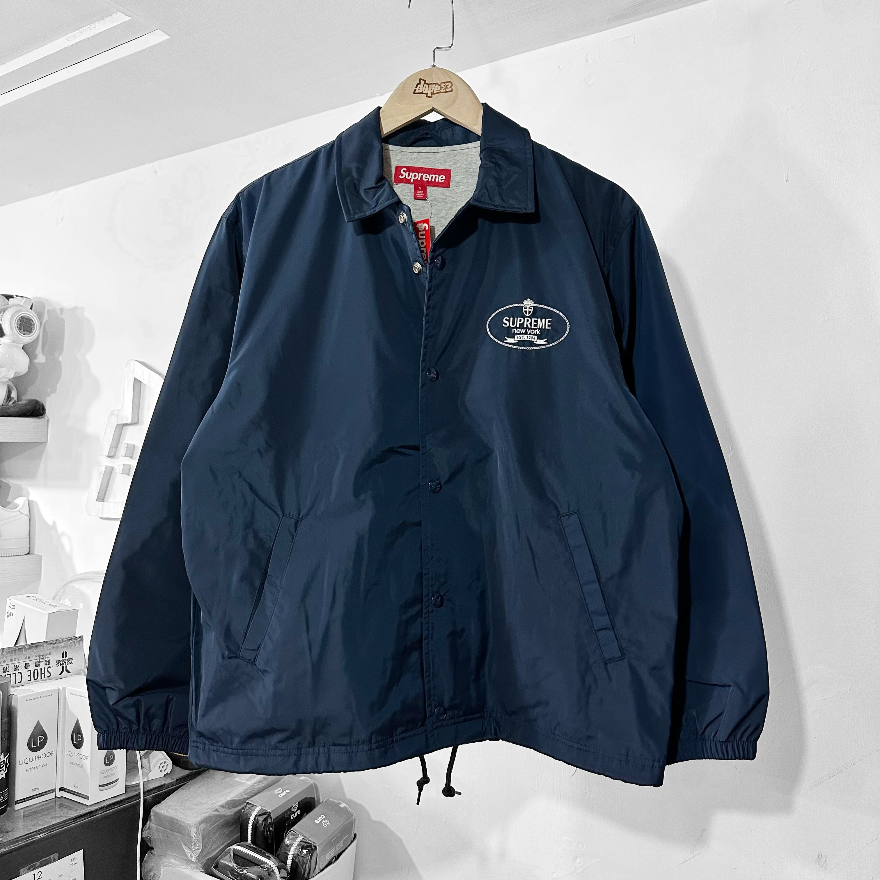 Supreme FW24 Crest Coaches Jacket Navy 深藍