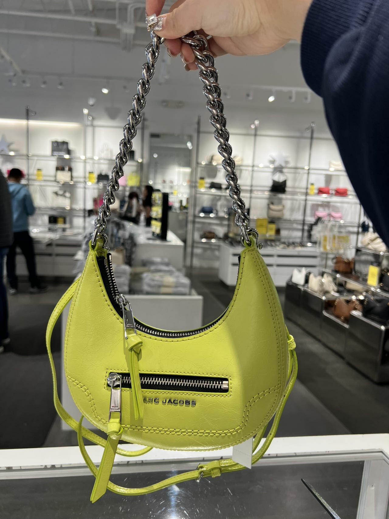 【預購】MARC JACOBS G122415 半月包