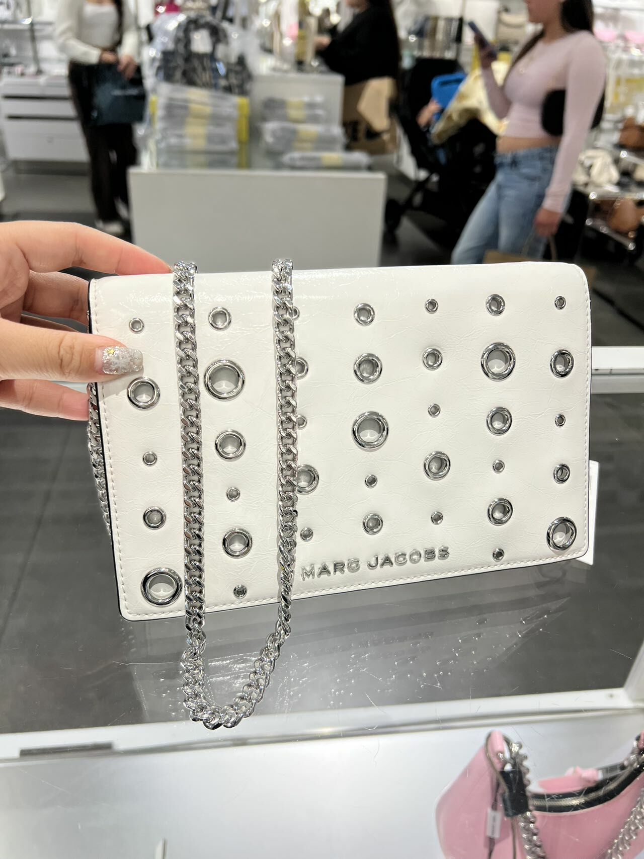 【預購】MARC JACOBS G122419 鏤空鉚釘鏈條袋