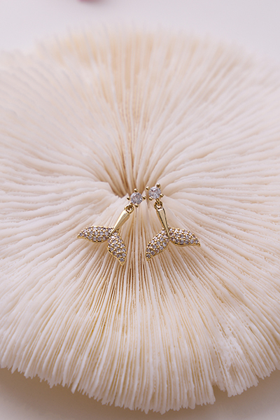 珍珠鋯石魚尾。銀針耳環