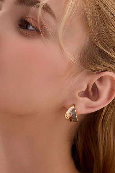 畫釉拼接C型。銀針耳環