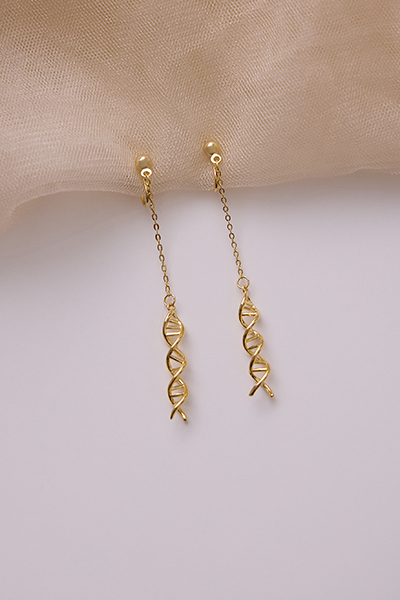 小豬鼻流蘇造型。夾式耳環