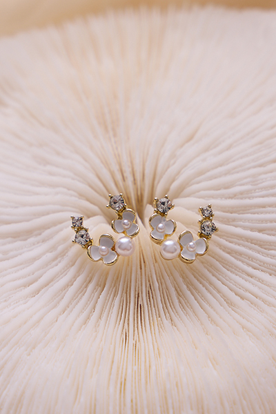 珍珠百花鋯石。銀針耳環