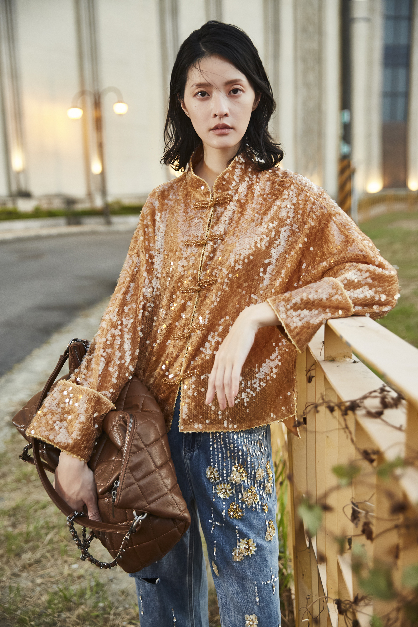 BD15101D1 東方金紗亮片立領盤扣新中式上衣外套