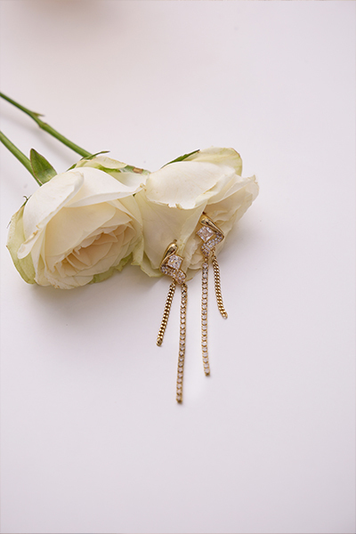 線型閃鑽流蘇。銀針耳環