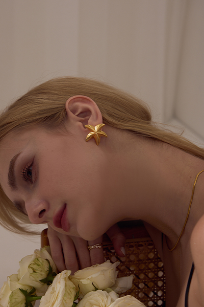 立體海星。針式耳環