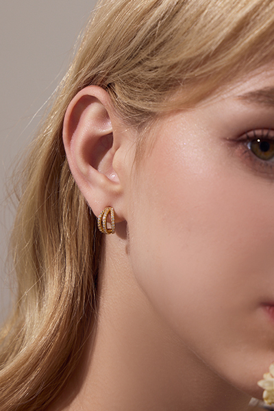 C形鑽。針式耳環