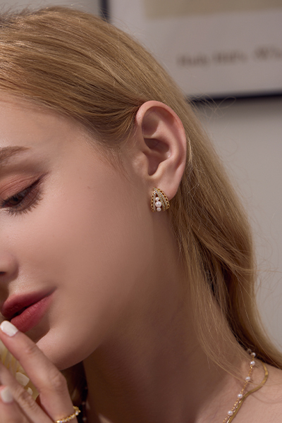 水晶珍珠蕾絲邊。夾式耳環