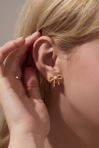 法式蝴蝶珍珠。夾式耳環