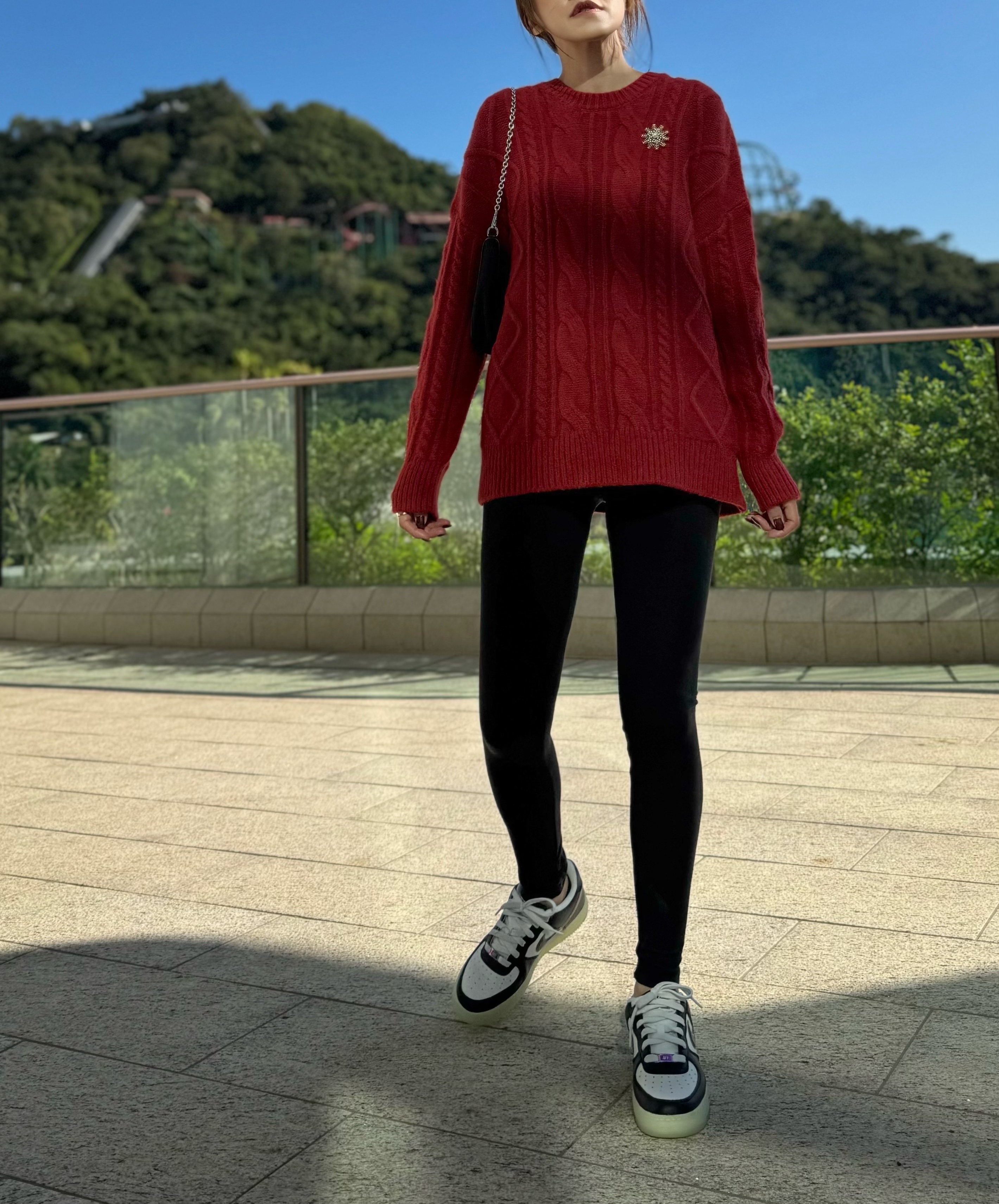 Chunky Cable Cashmere-Blend Sweater_KN2211L14