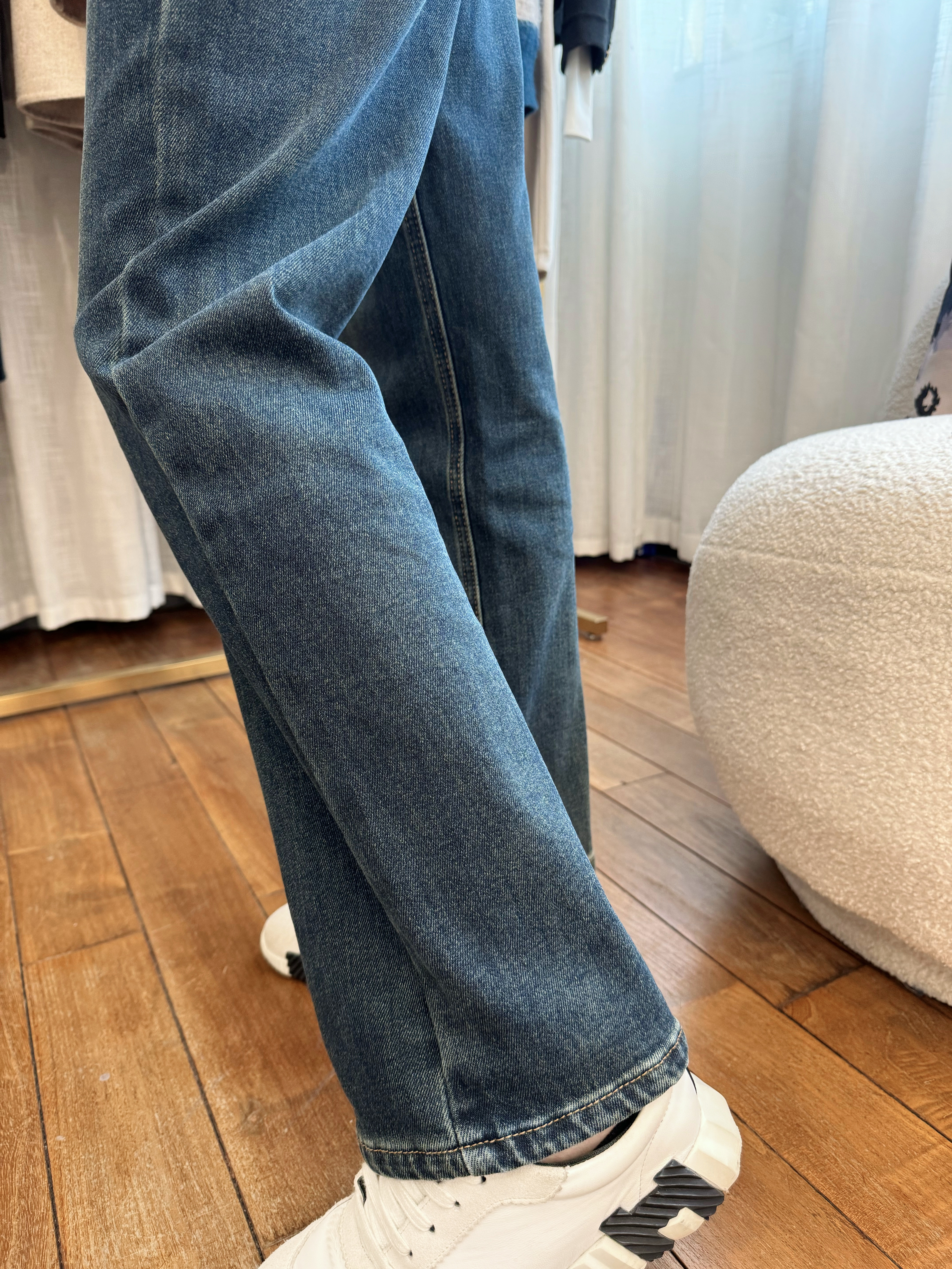 Stretch Warm Straight Leg Jeans_JE241L25