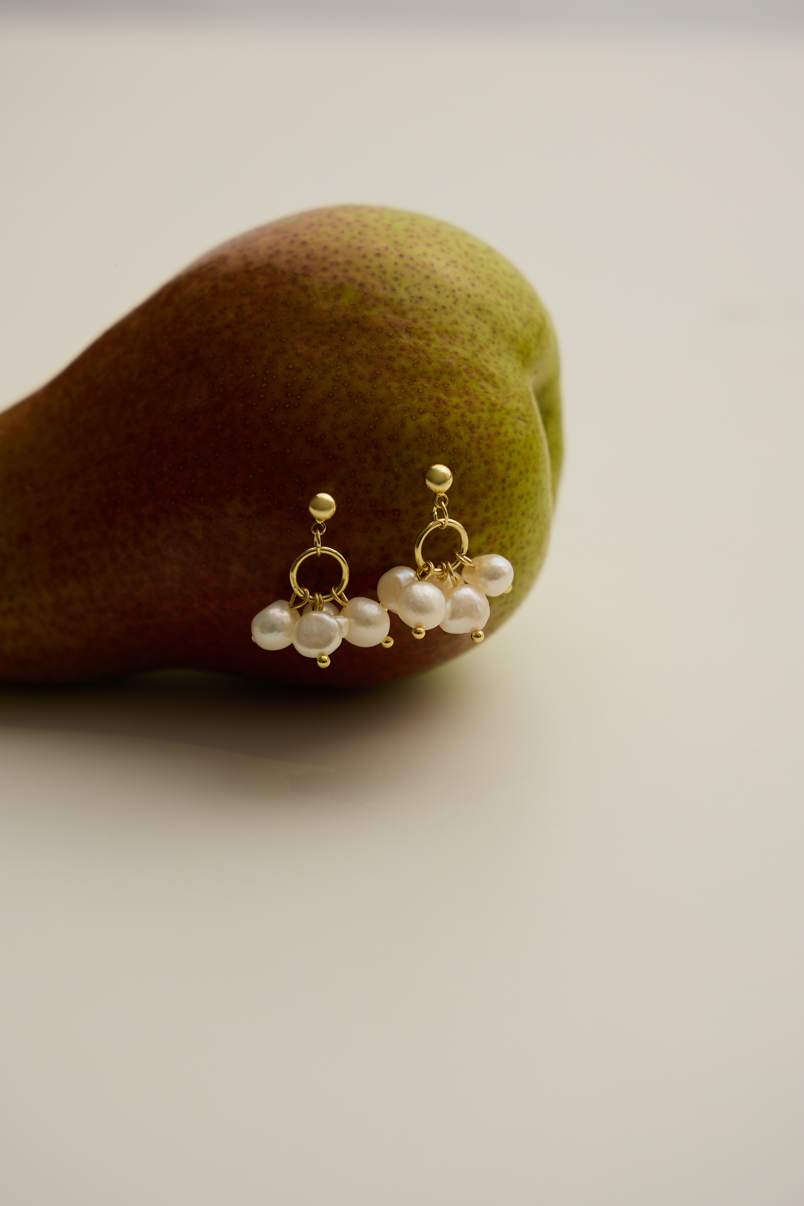 法式設計串織珍珠。銀針耳環