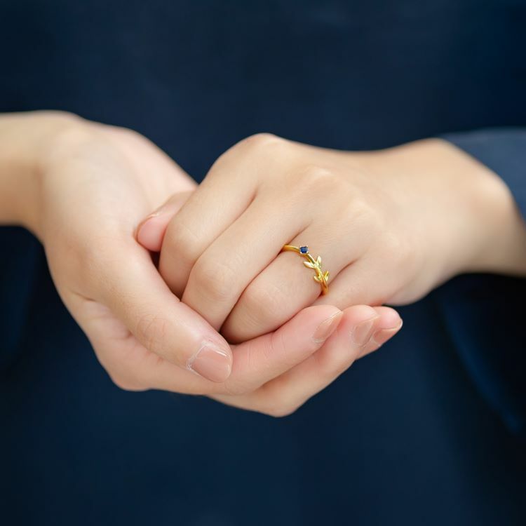 公主方切工藍寶石18K桂冠葉戒指