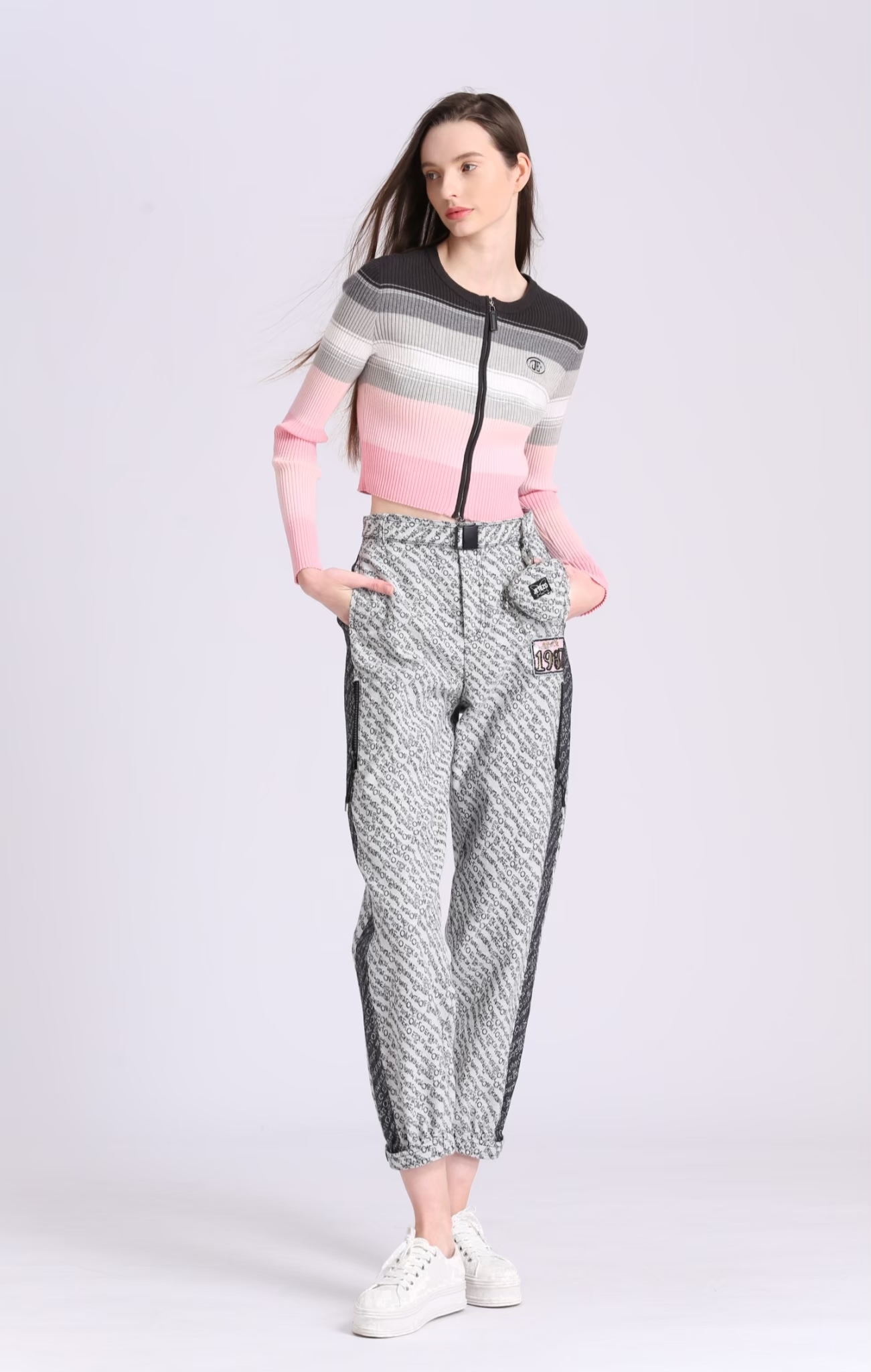 BD15227D1 粉霧漸層羅紋針織拉鍊短版外套