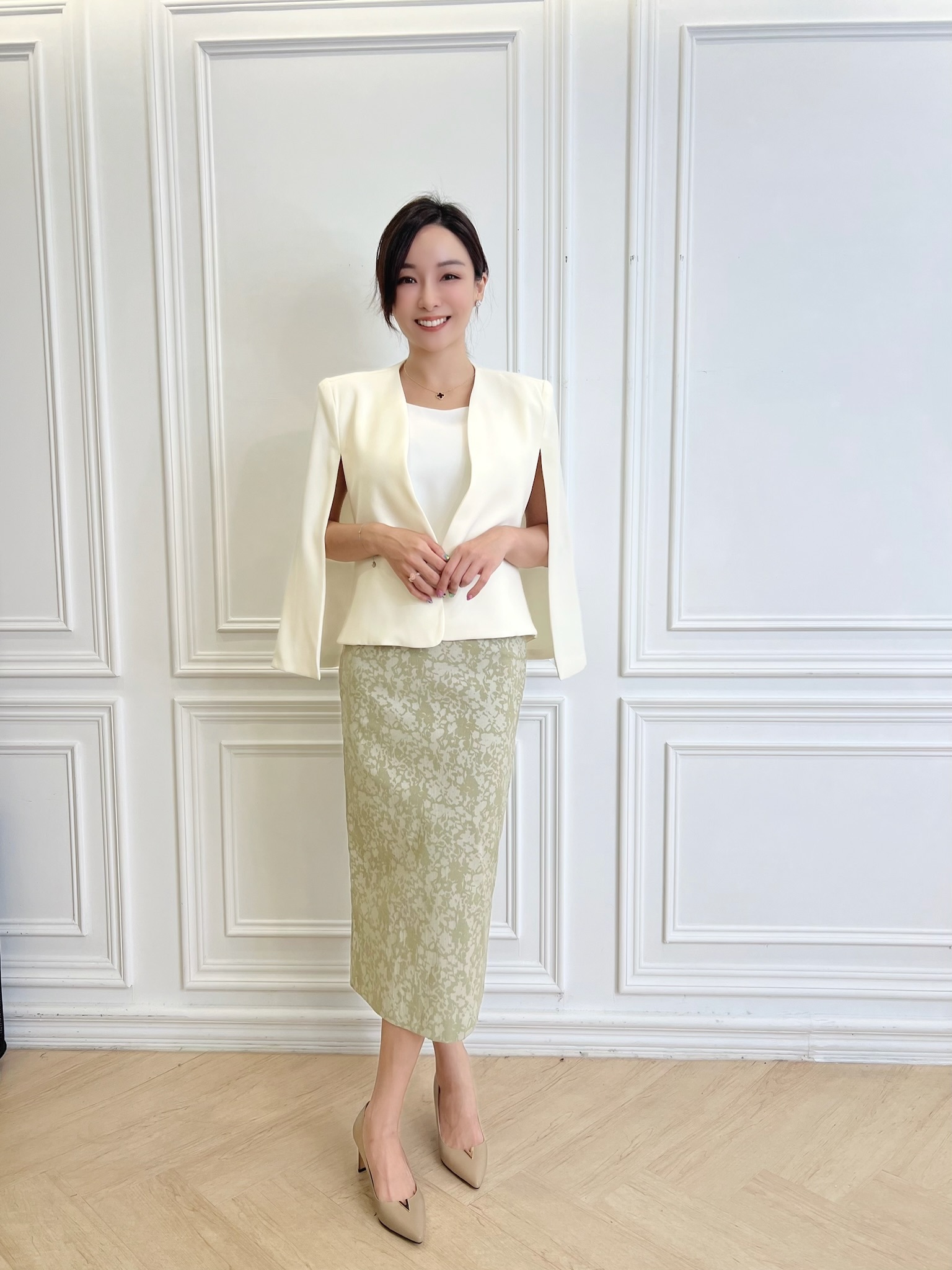 絕美優雅刺繡合身裙