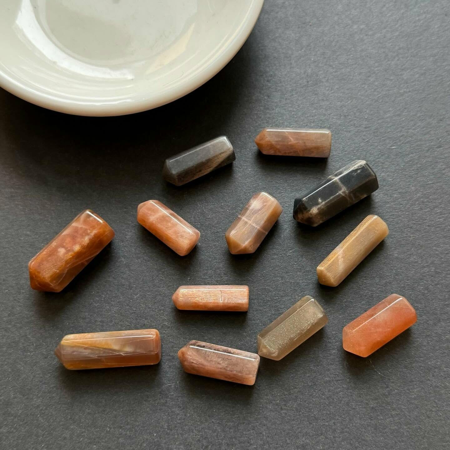 [原石] 黑太陽石 黑太陽骨幹