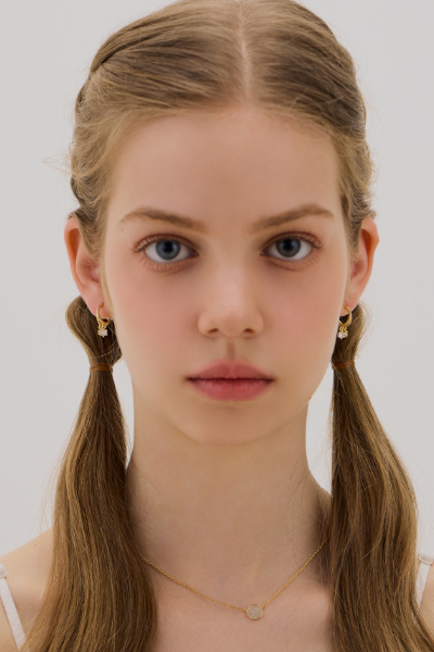 輕奢鋯石掛墜。夾式耳環