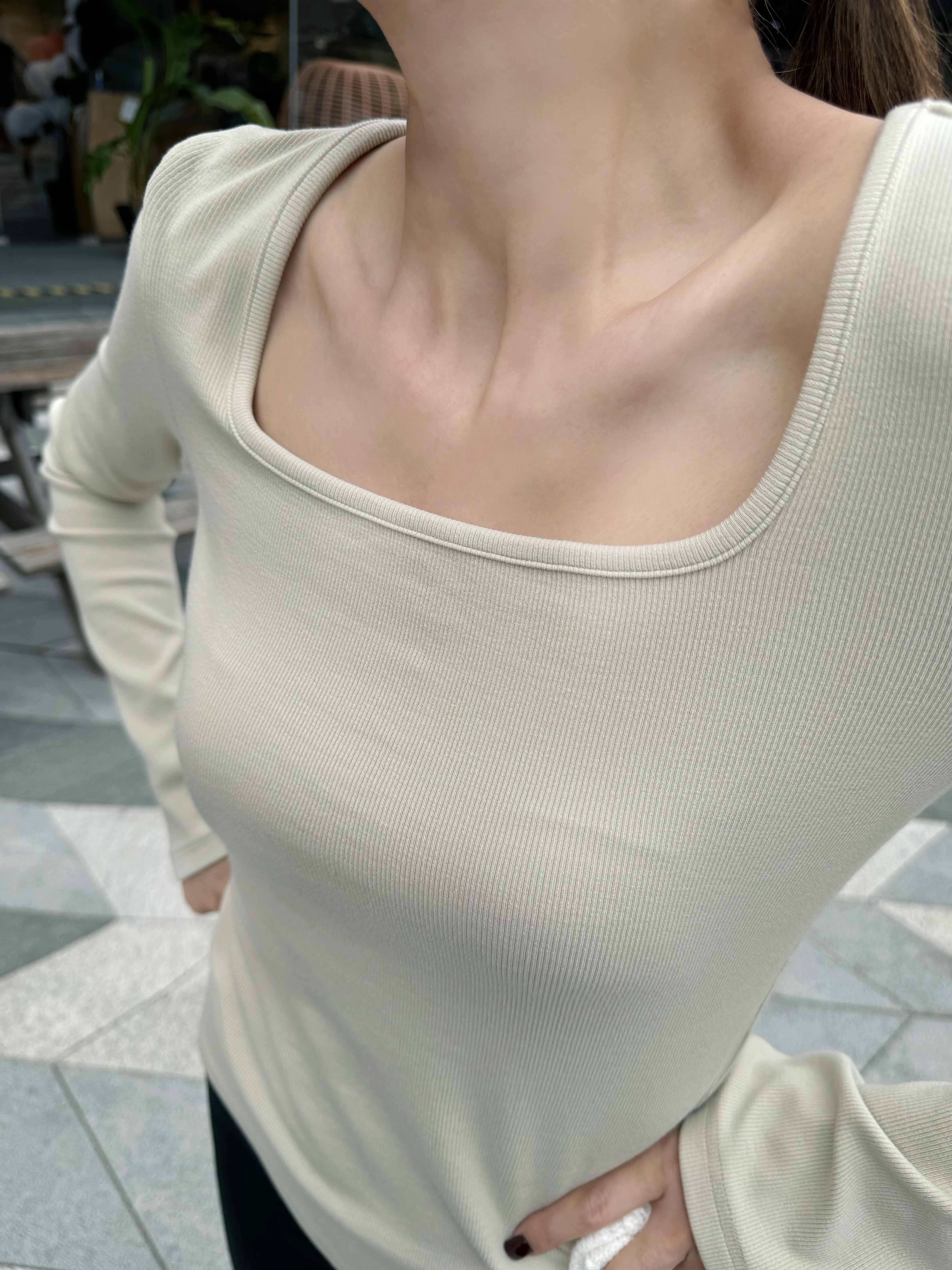Scoop Neck Flare Hem Sleeves Fitted Rib Top_TP2412L12