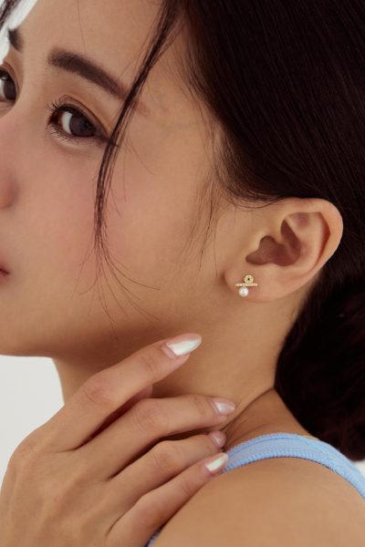 珠光紛影鋯石。銀針耳環