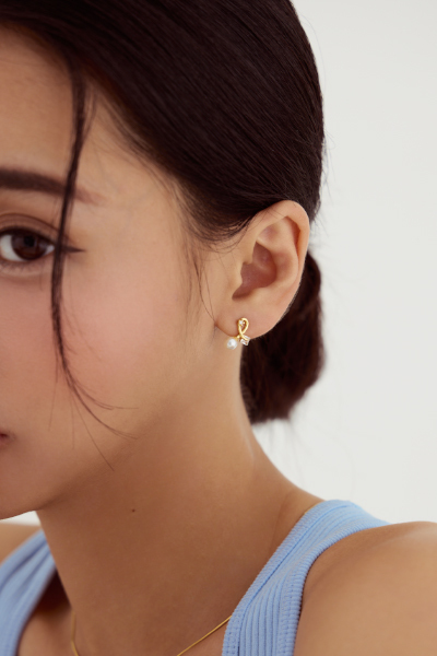 幾何交錯珠光。銀針耳環