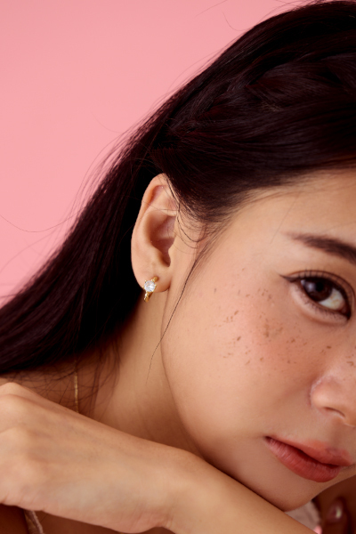 小C麻花鋯石。夾式耳環