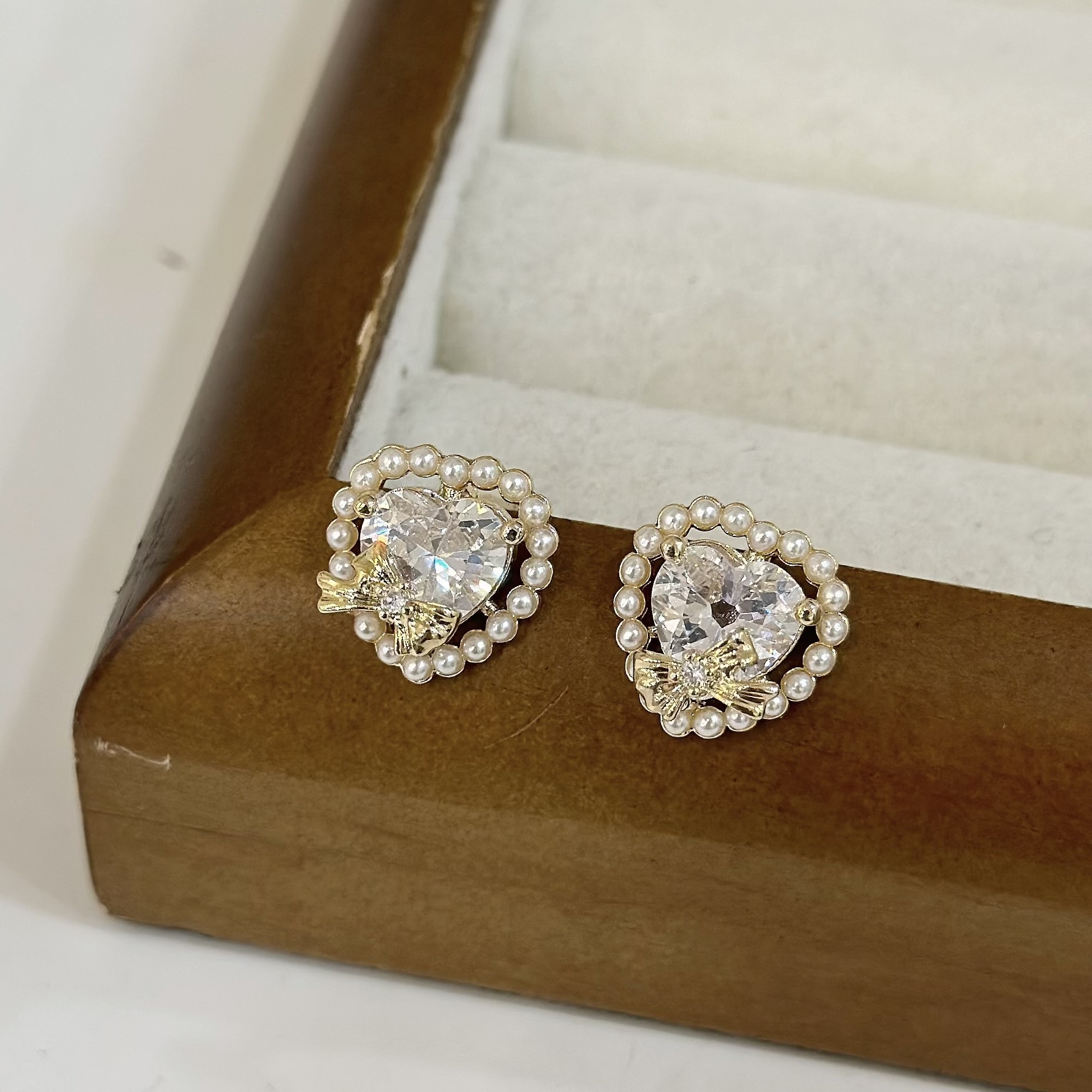 520珍珠愛心鑽蝴蝶結耳針