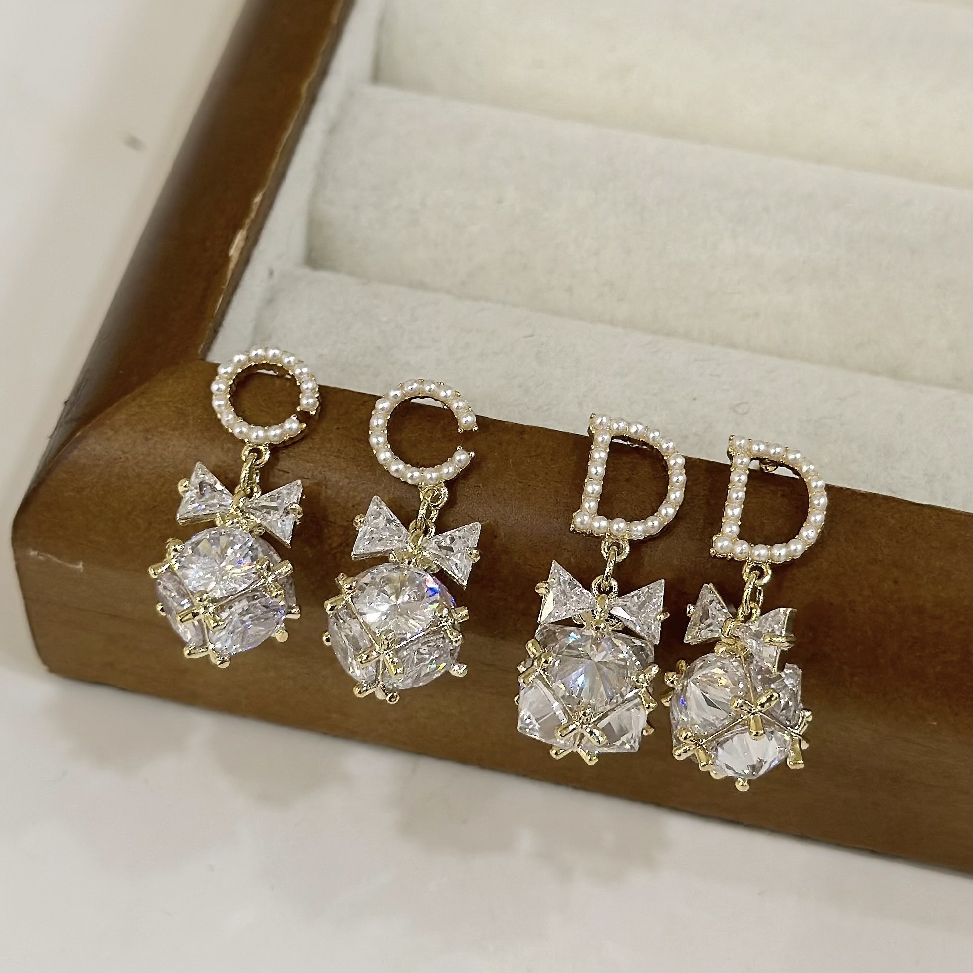 521珍珠字母蝴蝶結鑽球垂吊