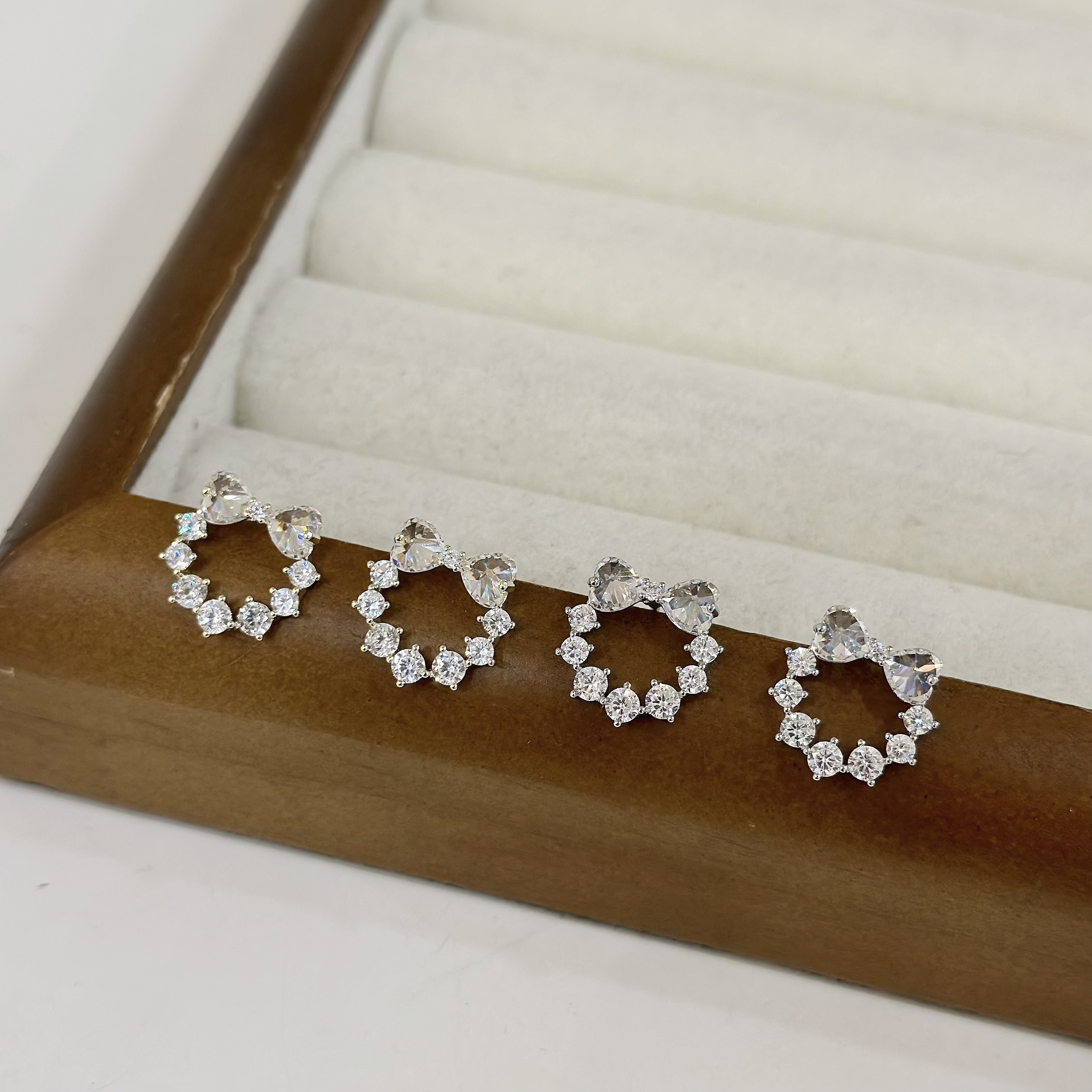 528鋯石蝴蝶結鑽圈耳針