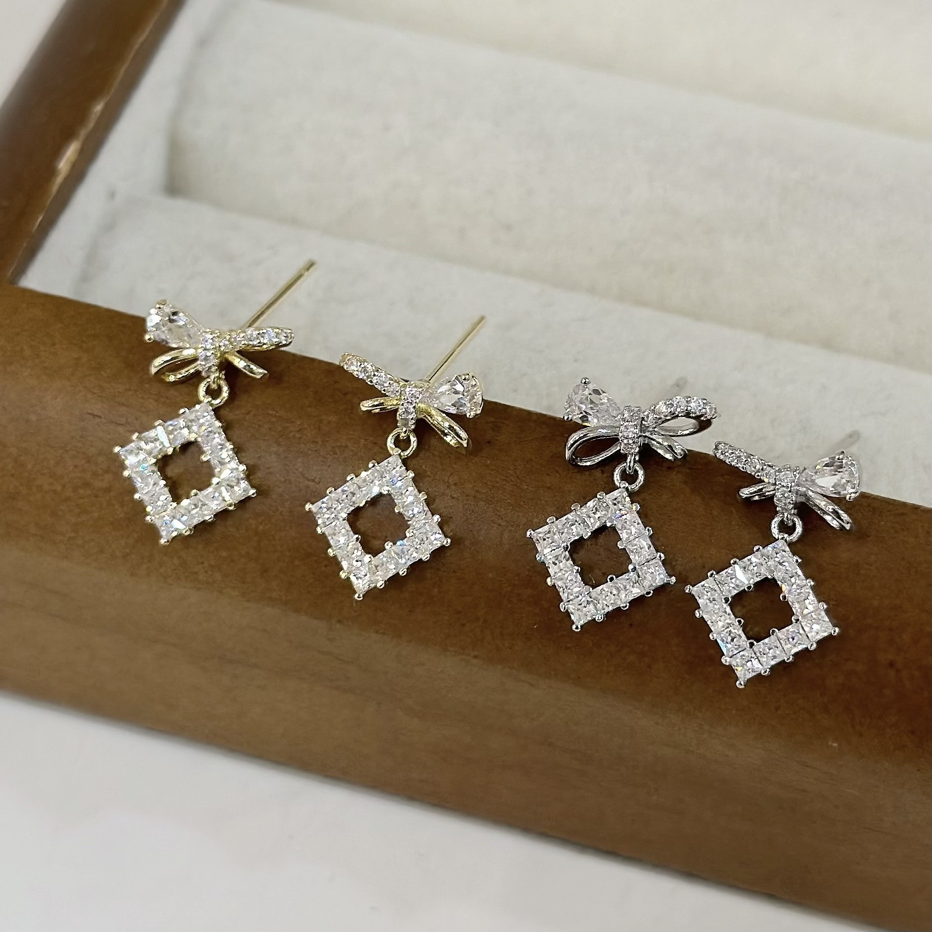 529排鑽蝴蝶結方塊垂吊