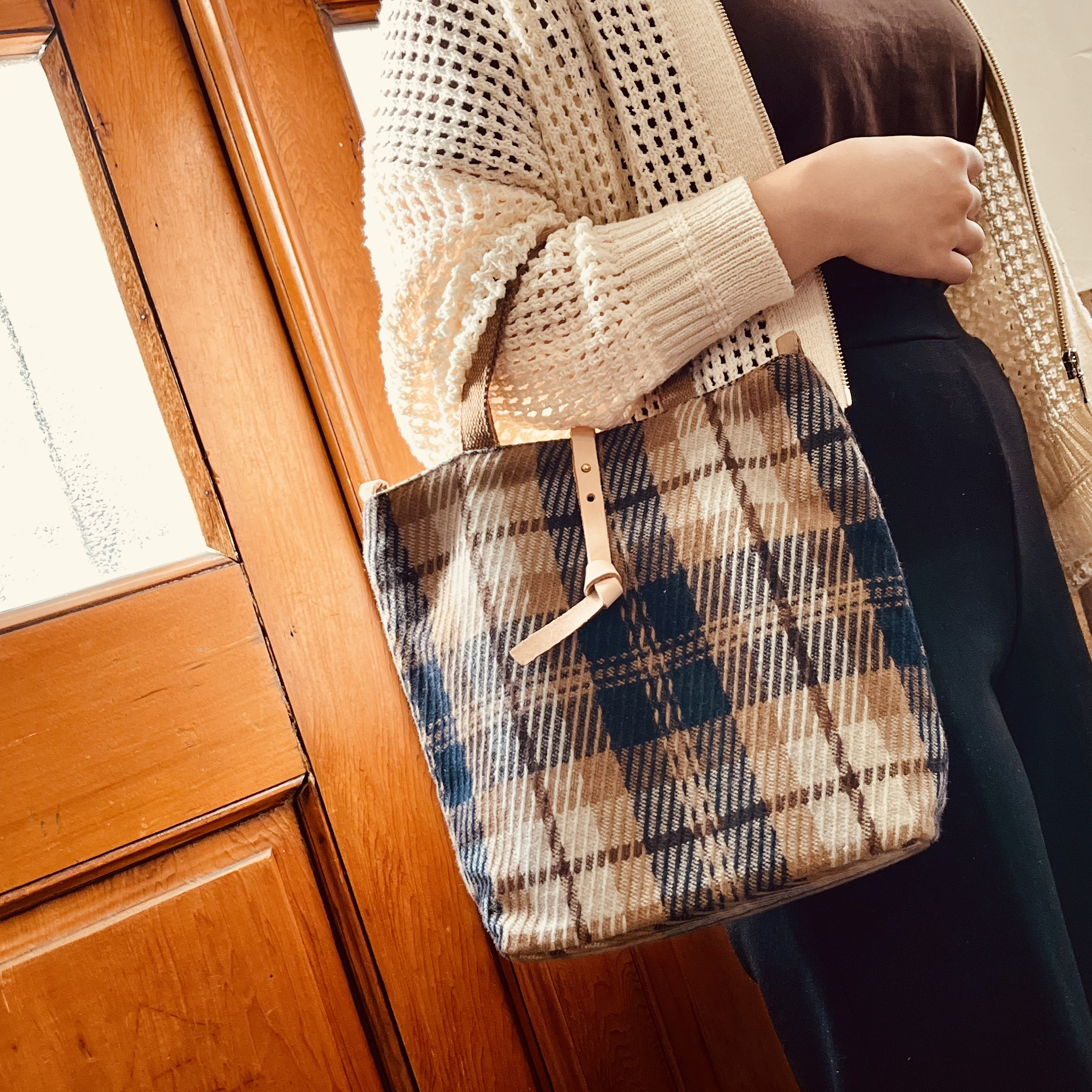 Kyokuhaku 格紋毛料托特包