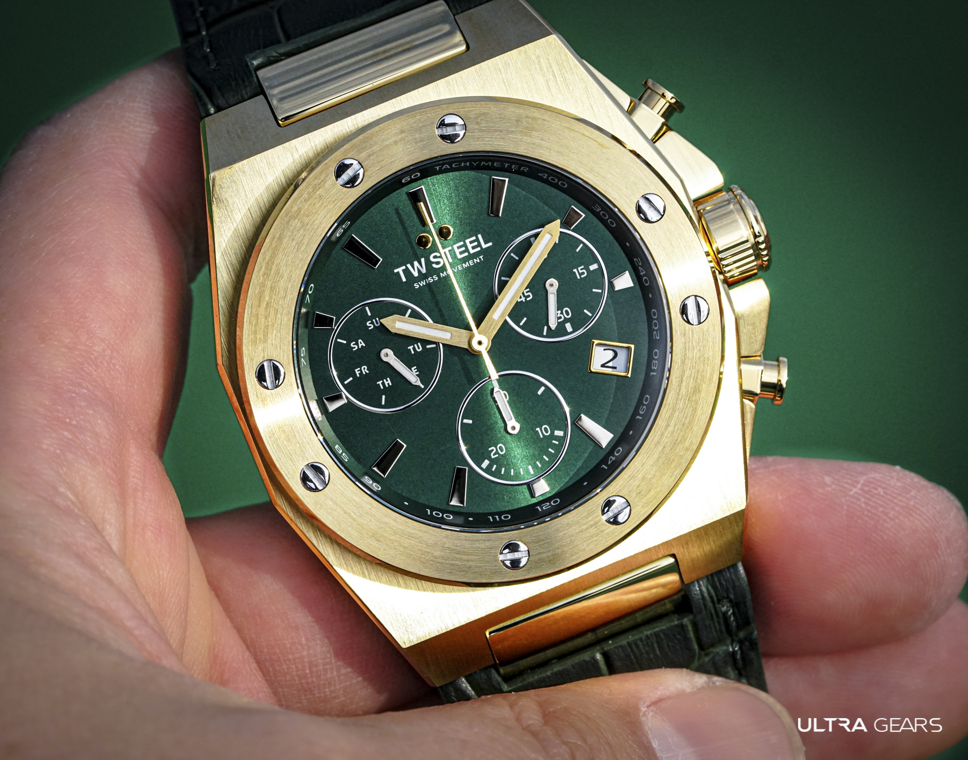 TW Steel CEO TECH 金色綠面計時碼錶 CE4085
