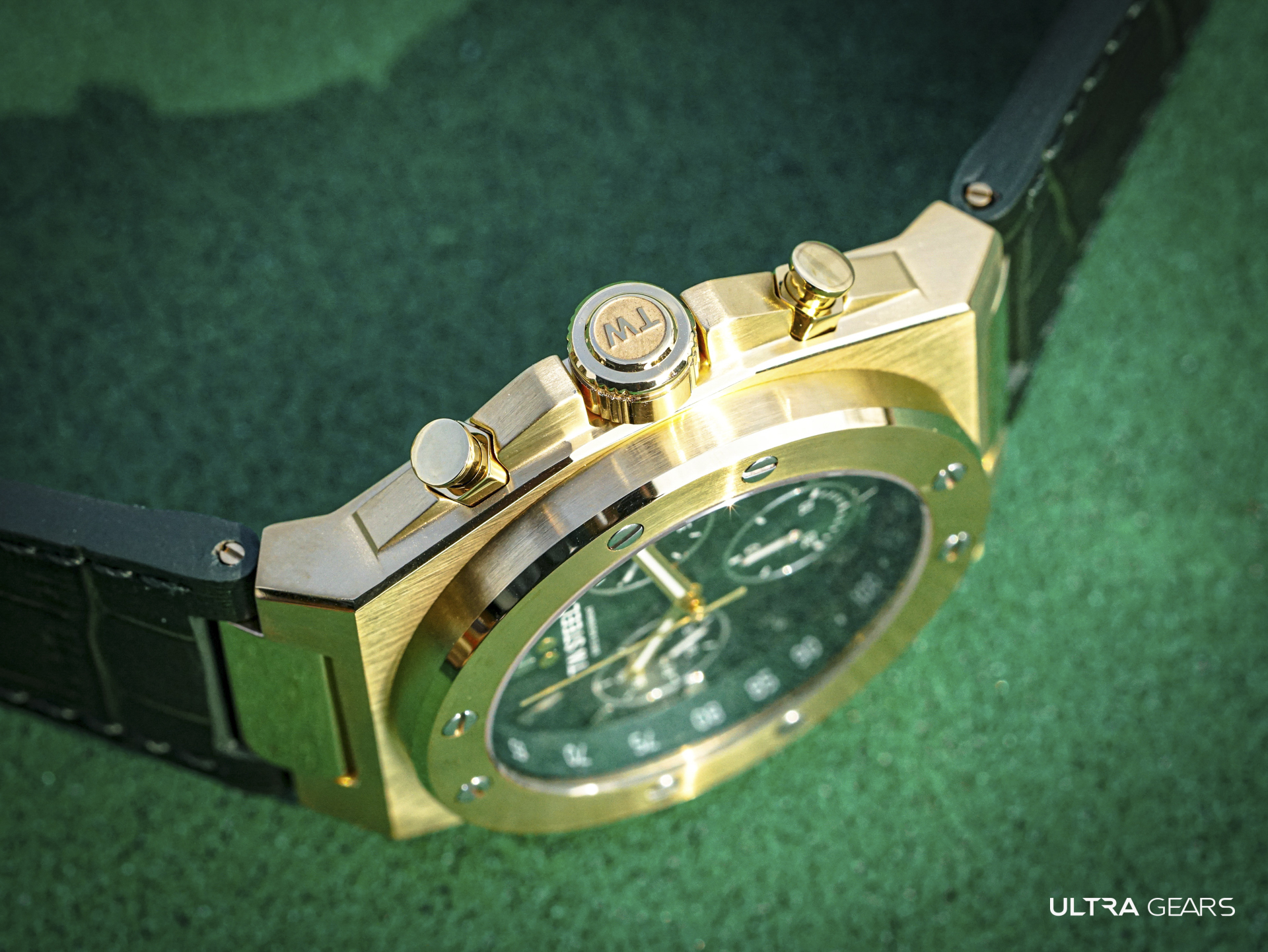 TW Steel CEO TECH 金色綠面計時碼錶 CE4085