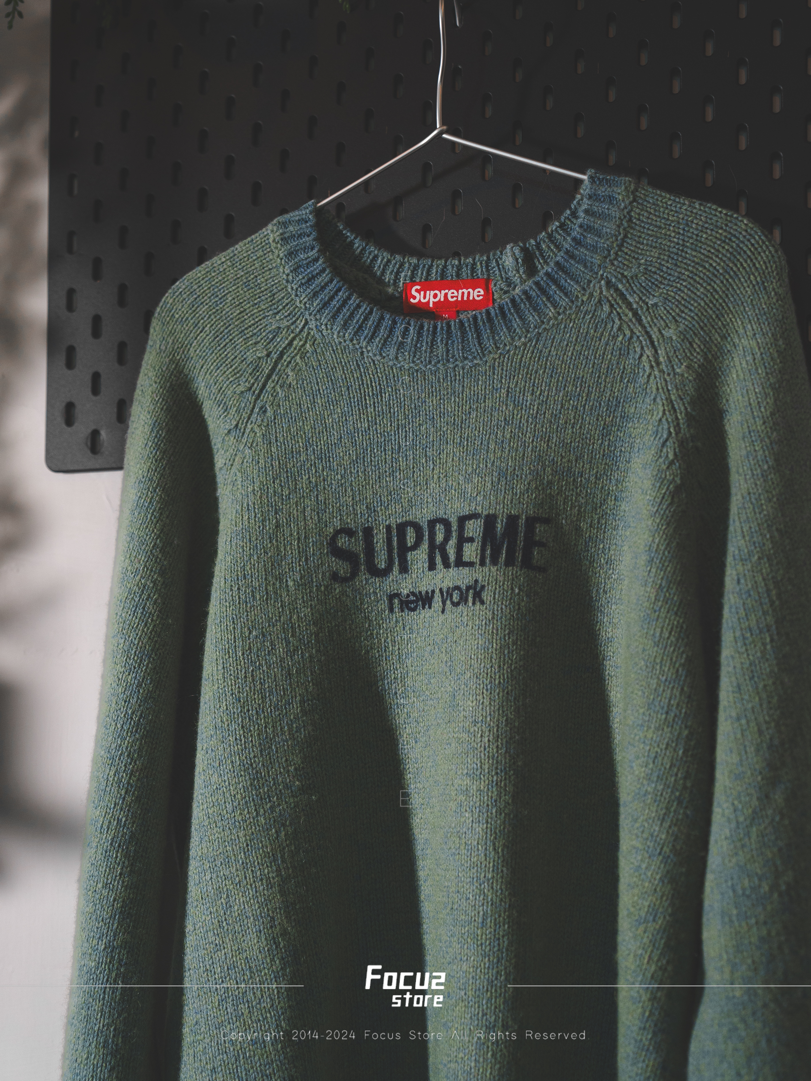 トップス Supreme Flocked Logo Sweater Supreme Flocked Logo Sweater (FW24) - $168