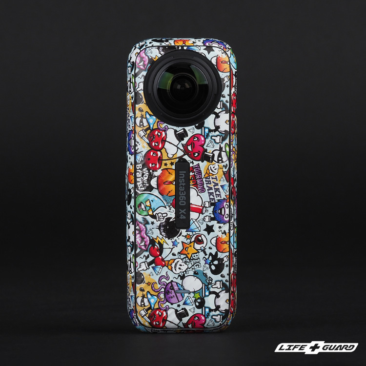 Insta360 X4  貼膜質感特寫，LIFE+GUARD 設計風格