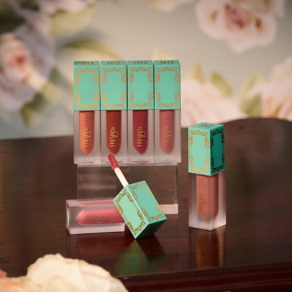 FEATHER MATTE  LIP CLAY