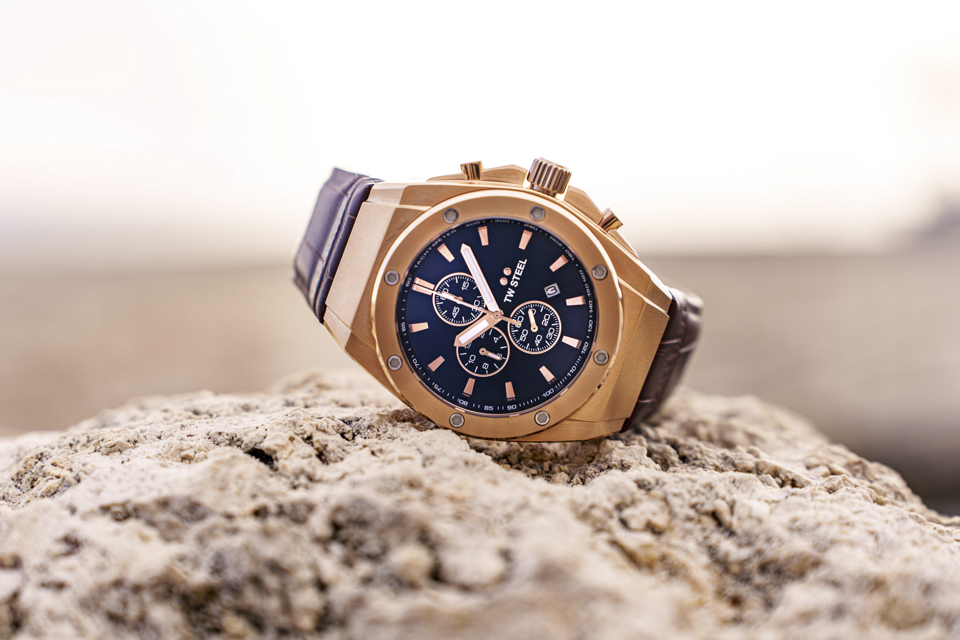 TW Steel CEO TECH 玫瑰金藍面計時碼錶 CE4106
