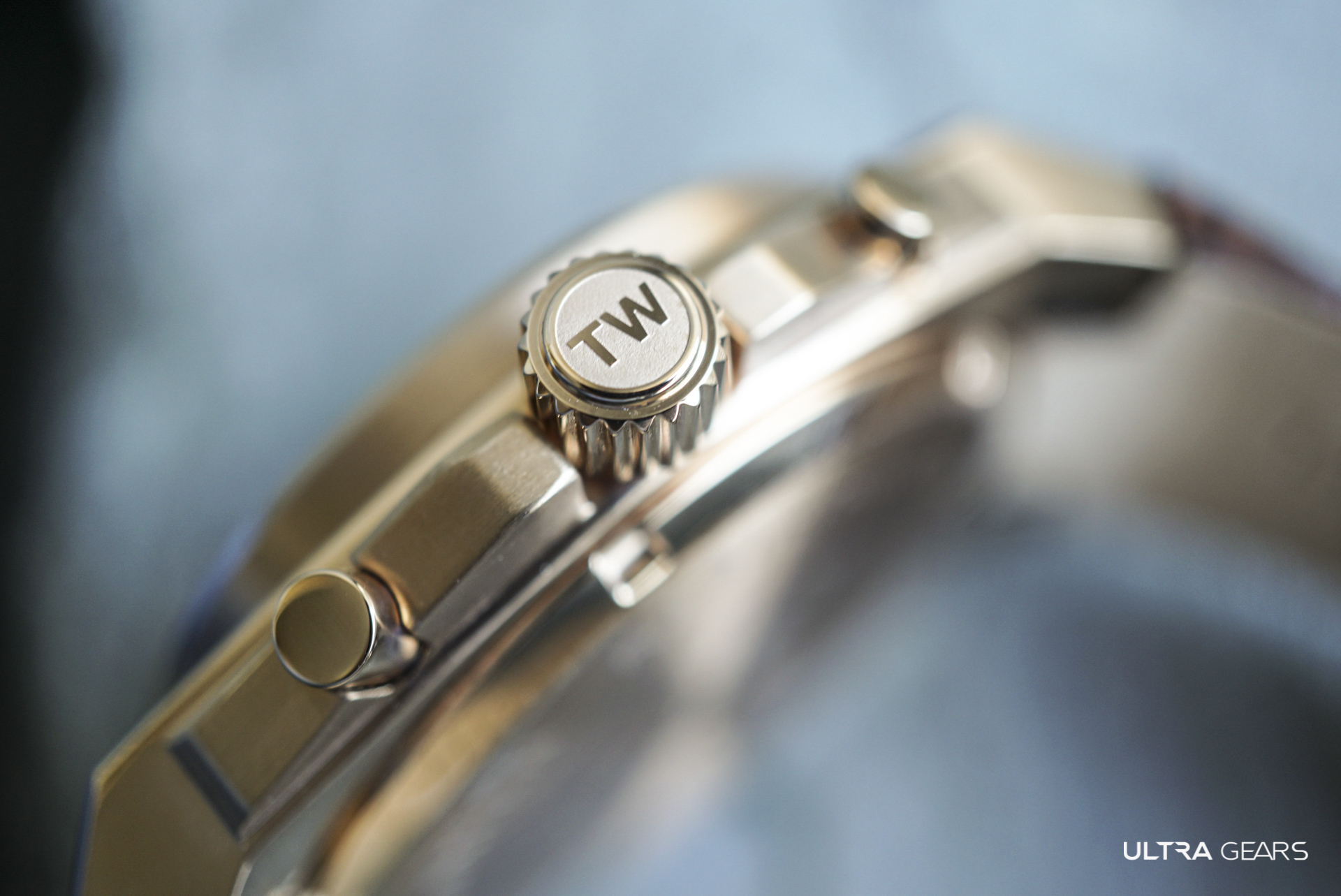 TW Steel CEO TECH 玫瑰金藍面計時碼錶 CE4106