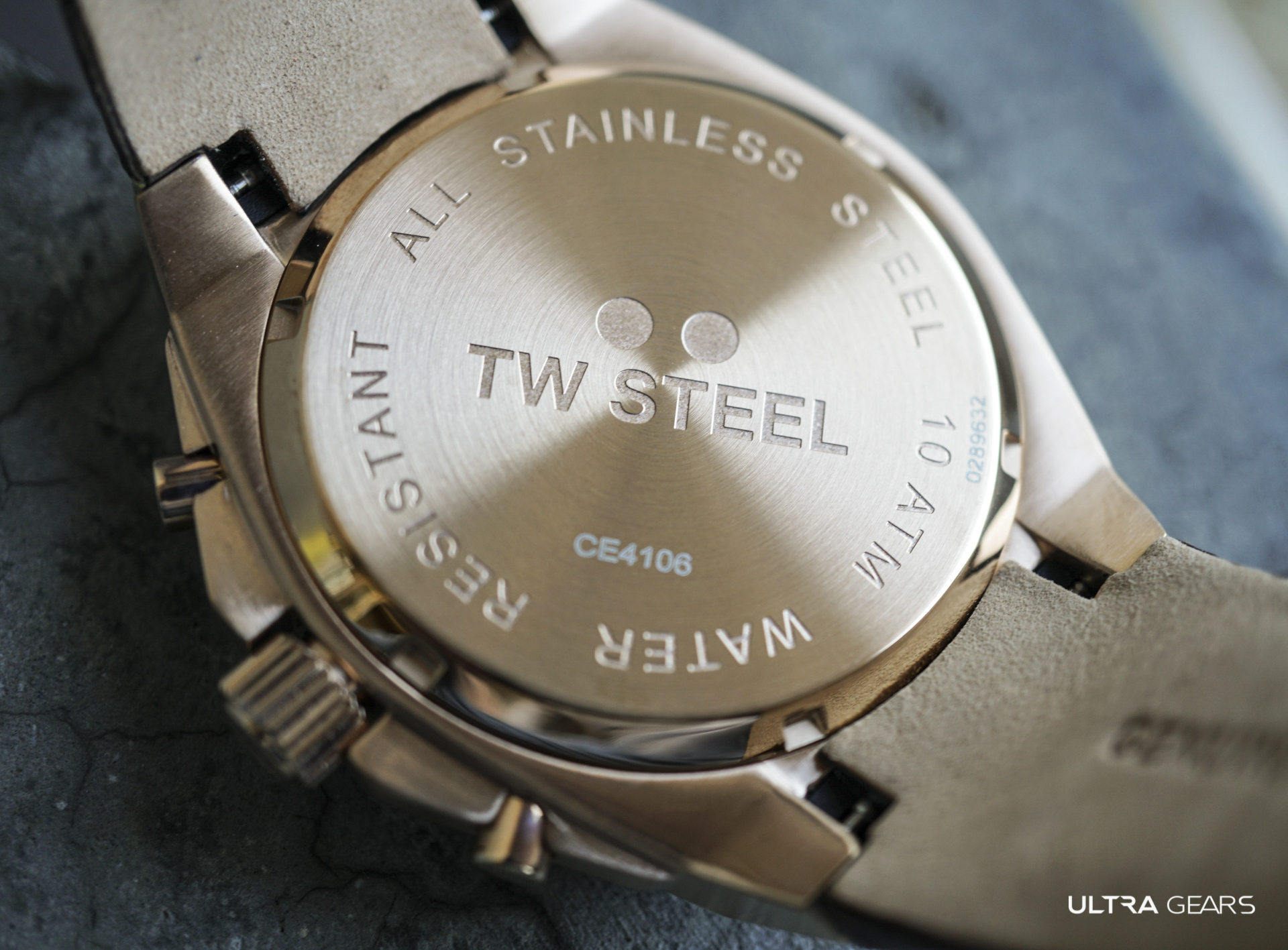 TW Steel CEO TECH 玫瑰金藍面計時碼錶 CE4106