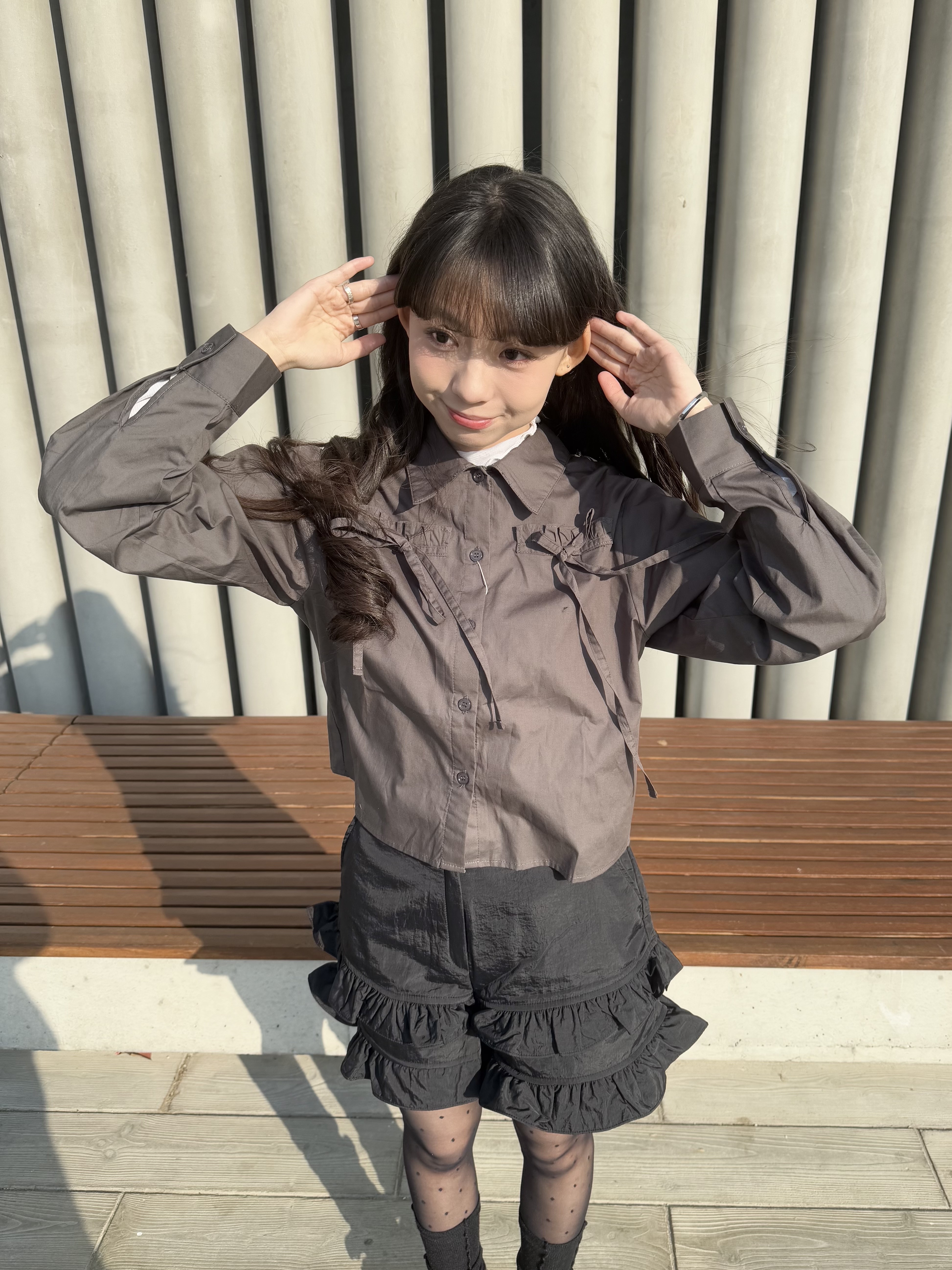 胸口百摺短款恤