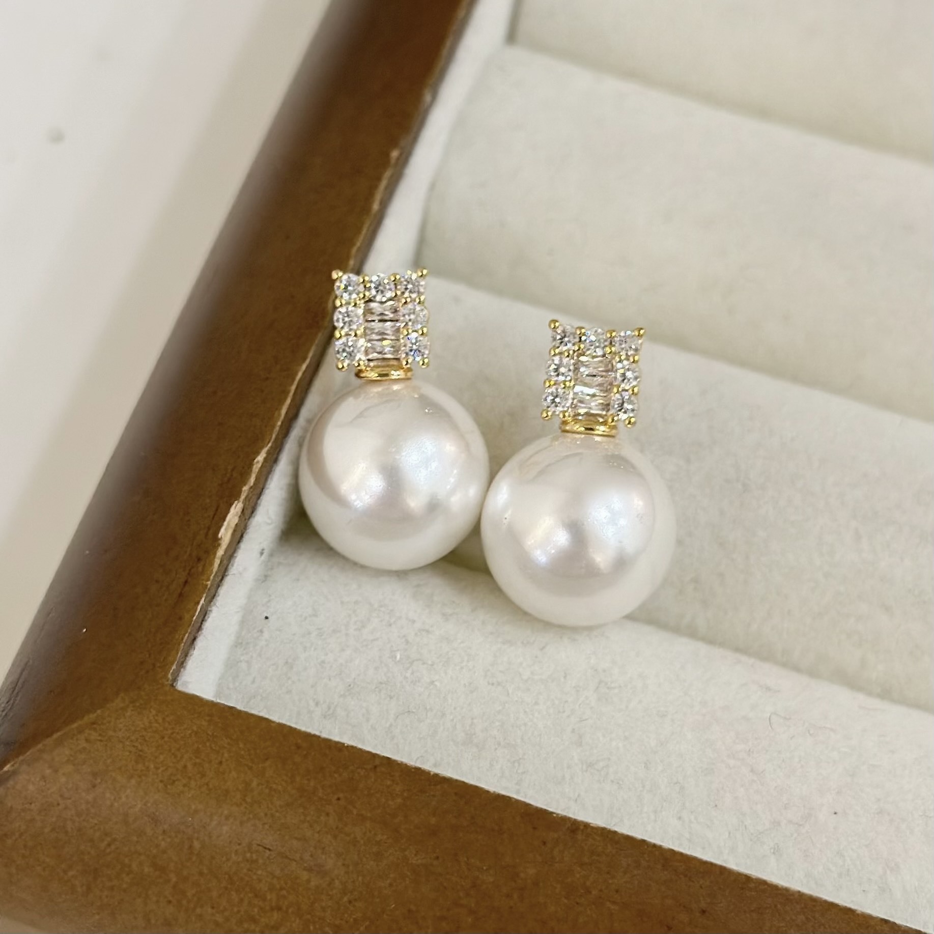 29排鑽鋯石方塊珍珠耳針