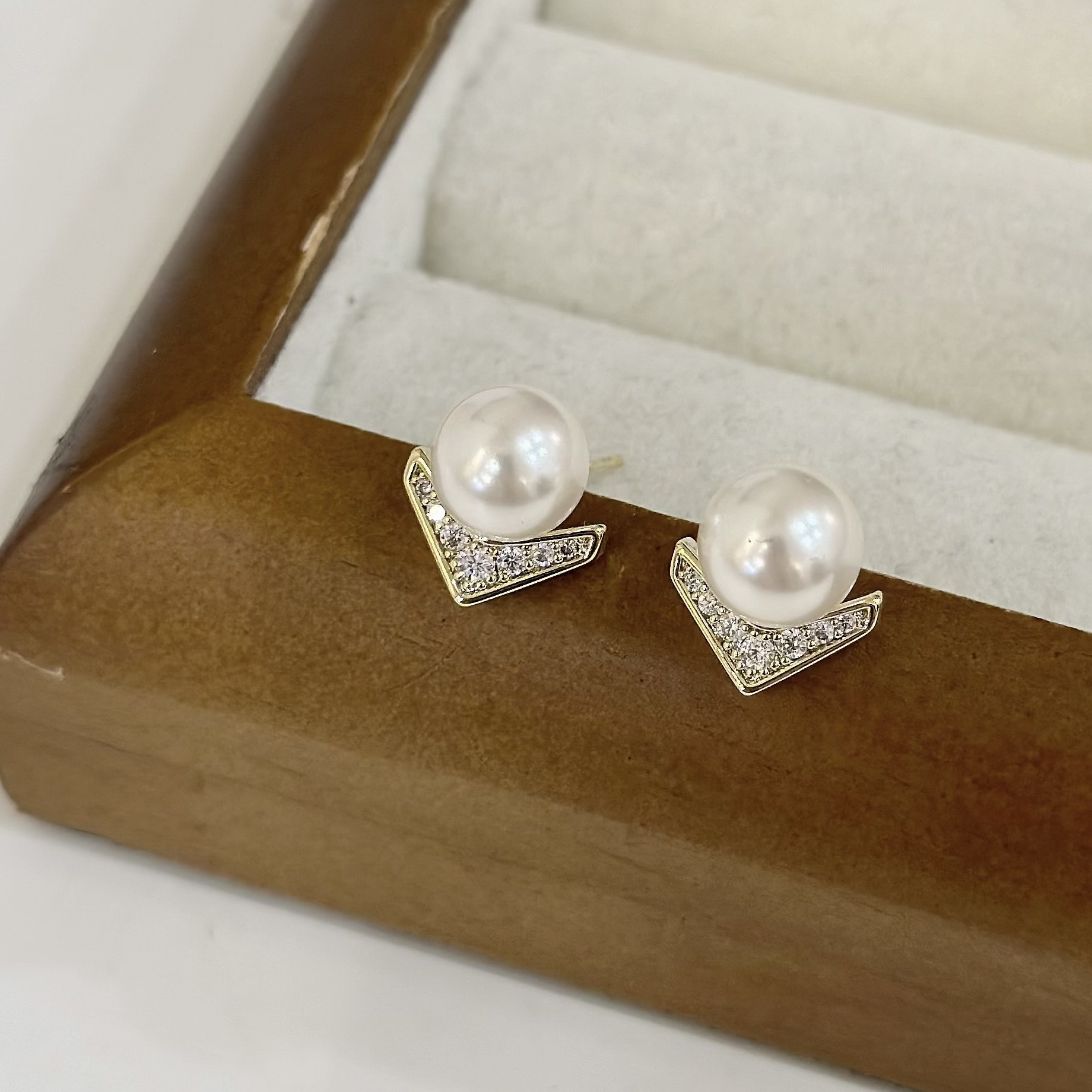 33排鑽V型珍珠耳針