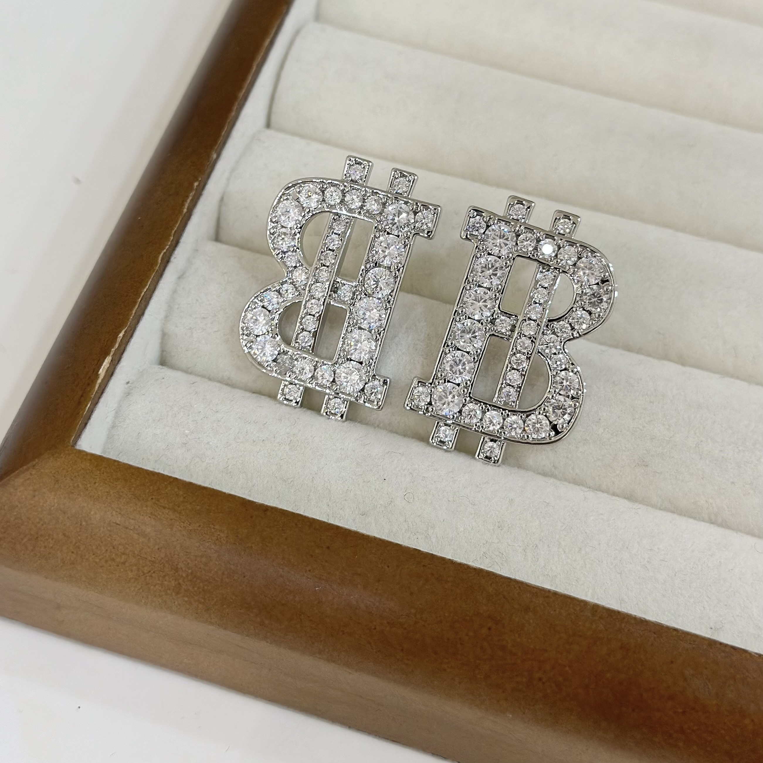 42滿鑽字母大款耳針