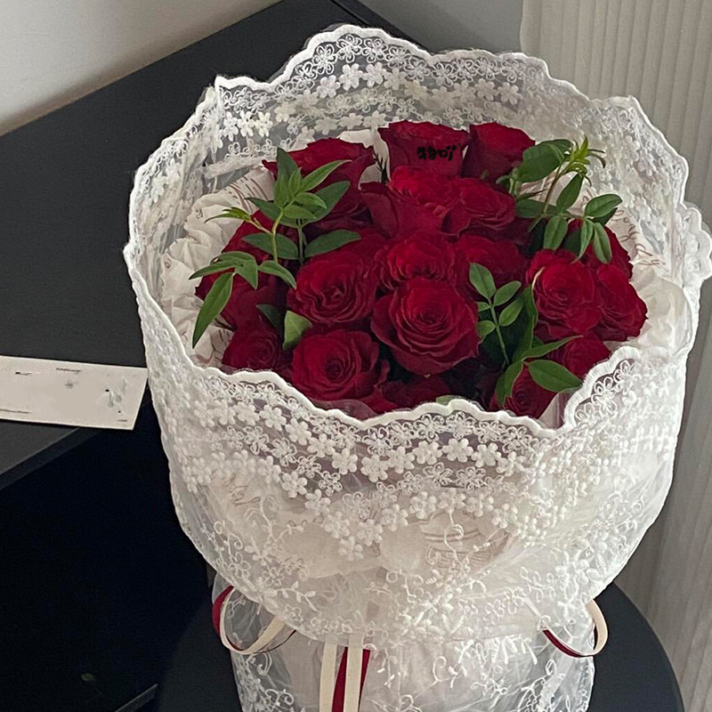 Romantic Vintage Plateau Red Rose Bouquet