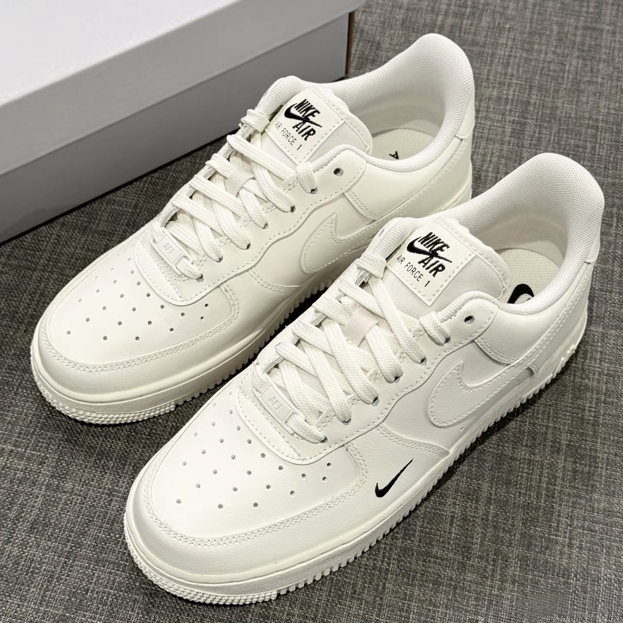 NIKE AIR FORCE 1'07 奶油白 刺繡小黑勾 米白 厚底 休閒鞋 女鞋 HF1058-133