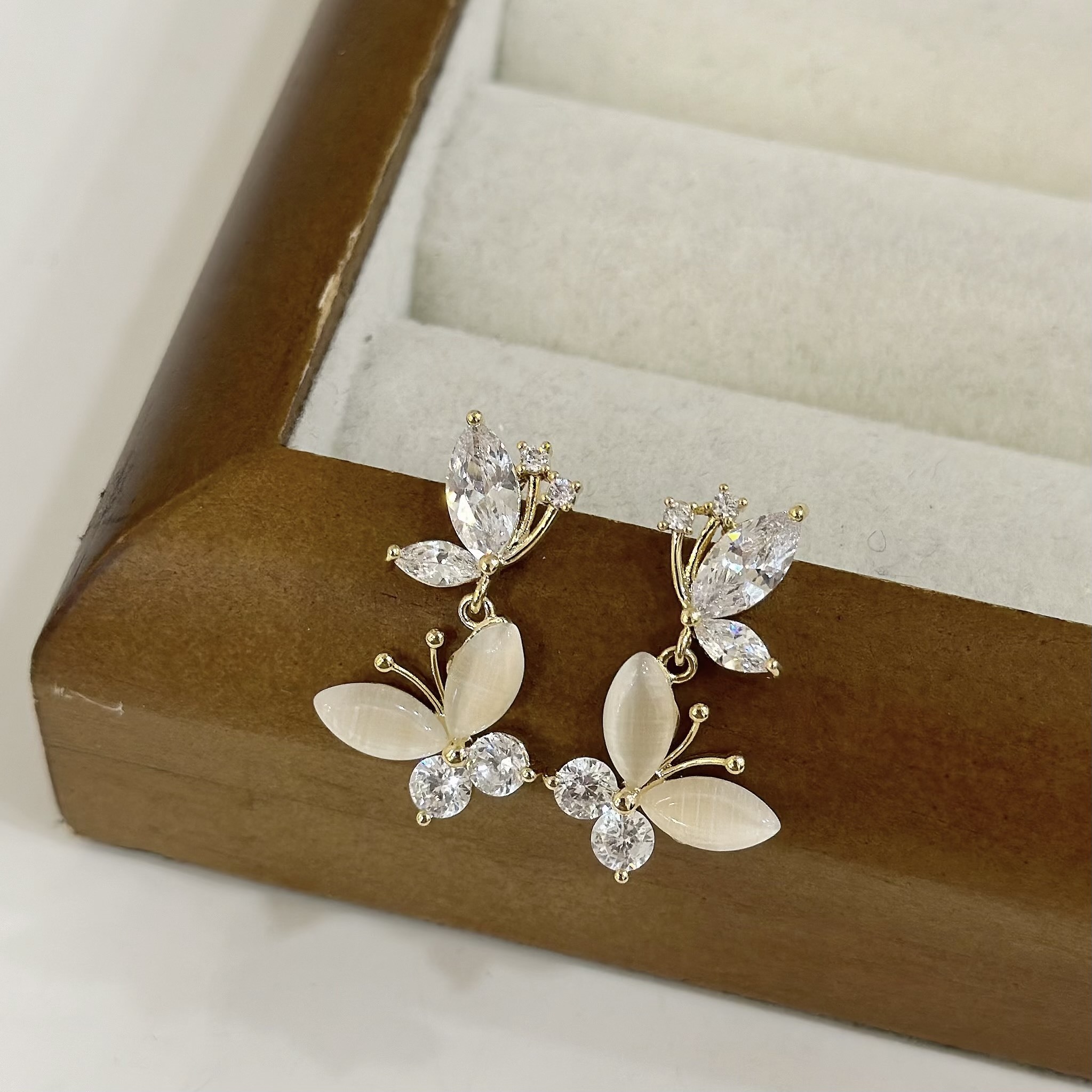 56排鑽貓眼蝴蝶垂吊