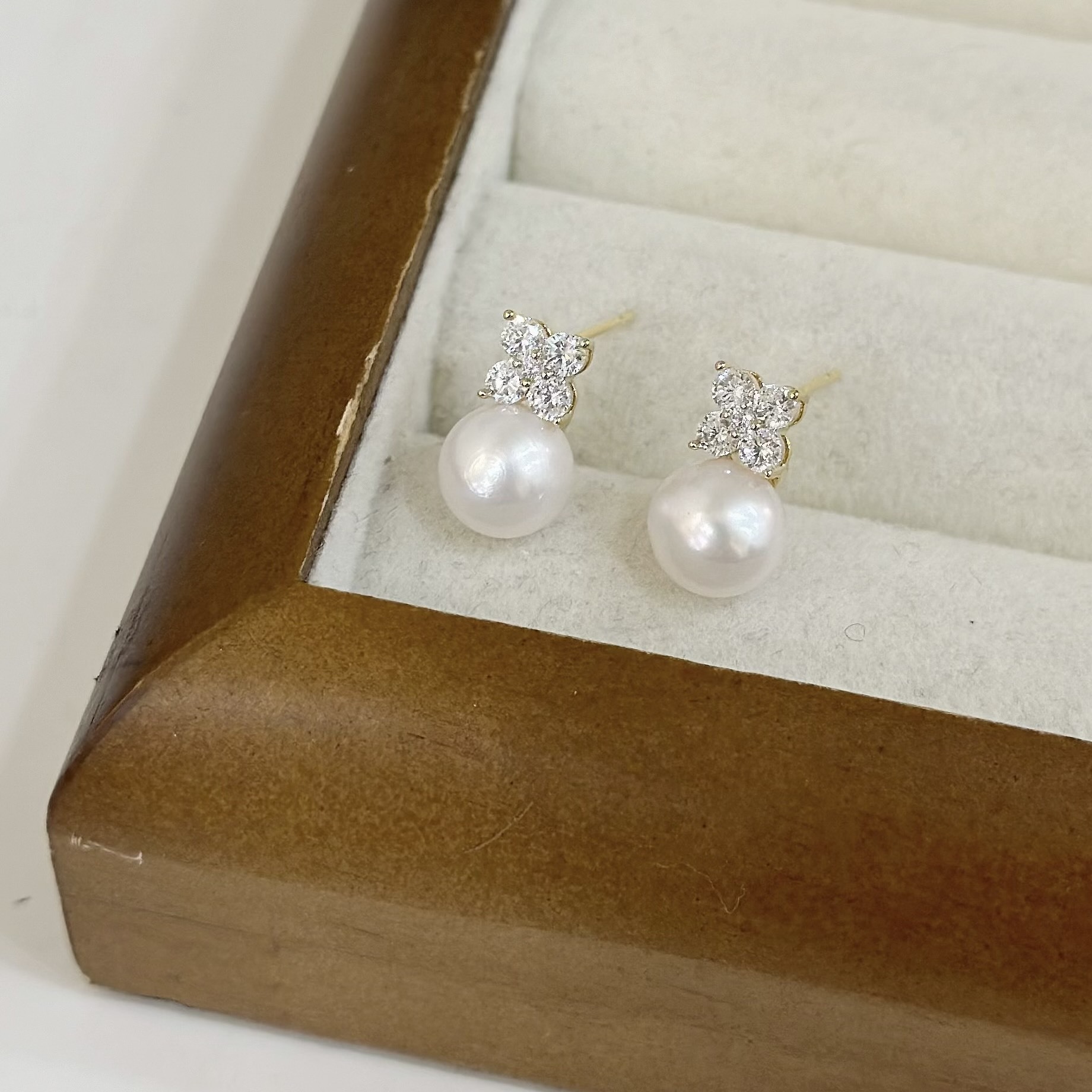 59滿鑽四葉草淡水珍珠耳針