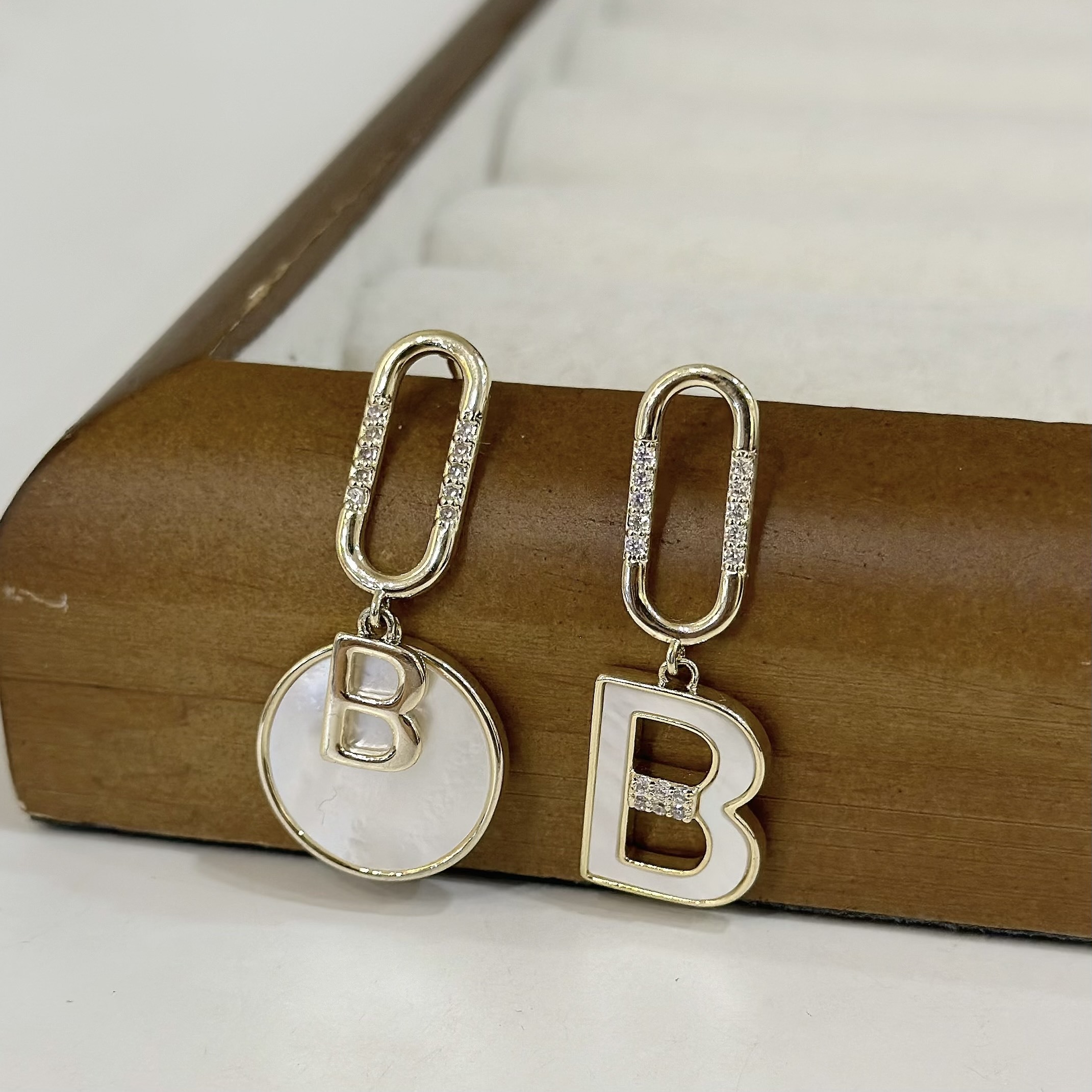 63貝殼字母B不對稱垂吊